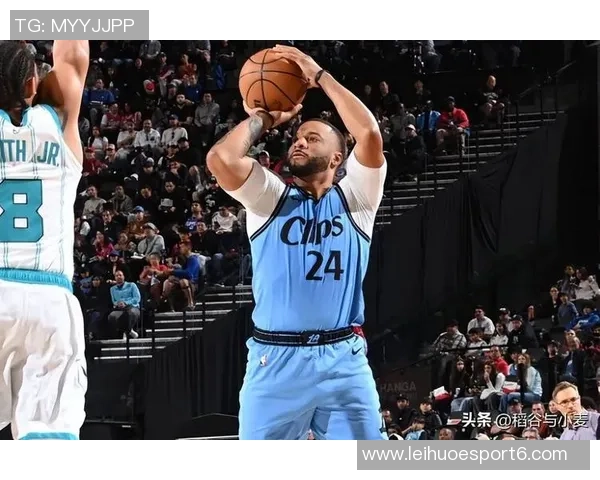 曾经的船长保罗回归首战表现平平仅得4分并送出4次助攻 曾经的船长保罗回归首战表现平平仅得4分并送出4次助攻